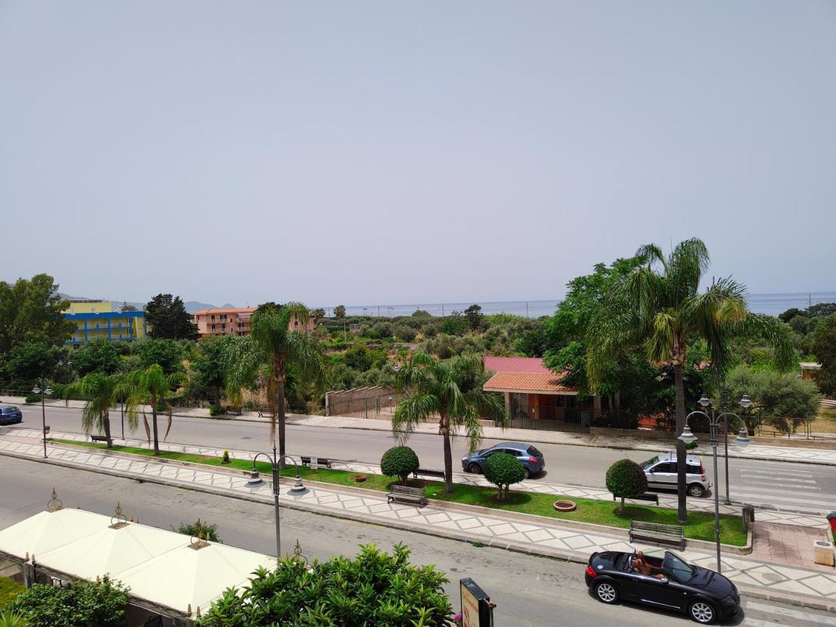 פיראינו "Appartamento Del Mare Gliaca" Con Vista Isole Eolie,Ampia Terrazza,Wifi E Parcheggio Privato Gratuito מראה חיצוני תמונה